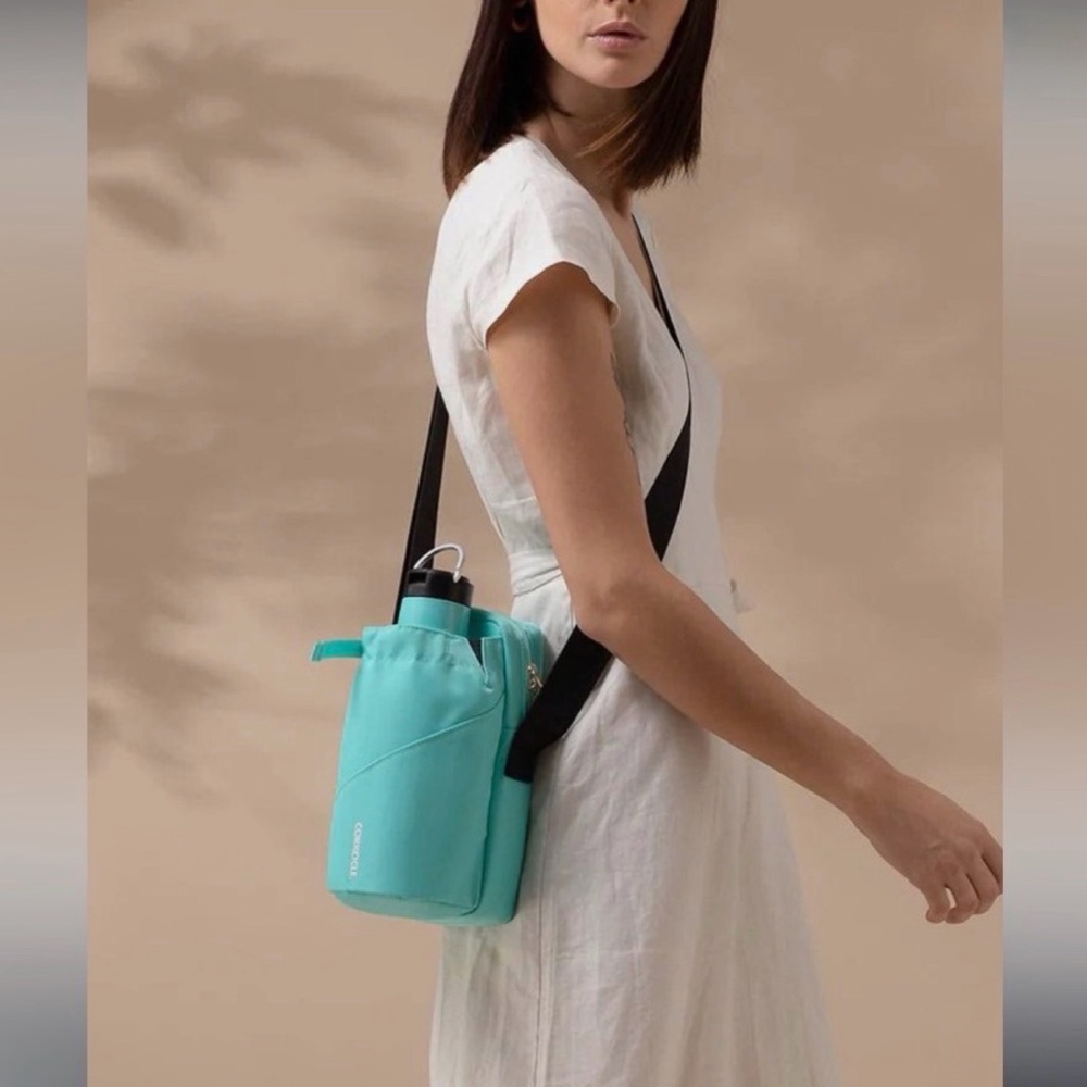 NEW CORKCICLE WATER BOTTLE SLING CROSSBODY BAG